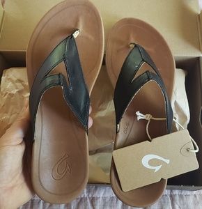 BNWT Olukai Lala Black Sandals